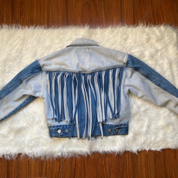 BLANKNYC Bonnaroo Blue Denim Two Tone Fringe Western Jean Jacket Size S - Picture 7 of 16